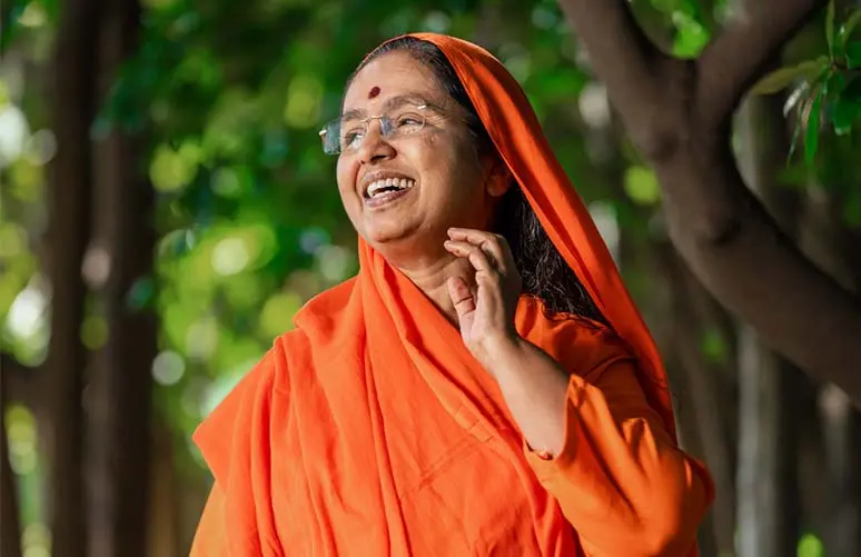 Purna Vidya Ammaji teaching